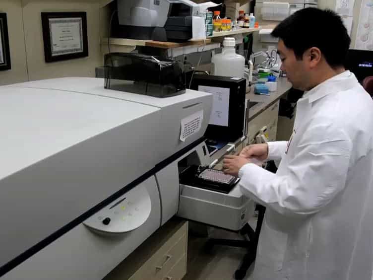 Oct4GiP Reporter Assay to Study Genes that Regulate Mouse Embryonic Stem Cell Maintenance and Self-renewal