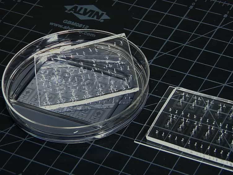 Picoinjection of Microfluidic Drops Without Metal Electrodes