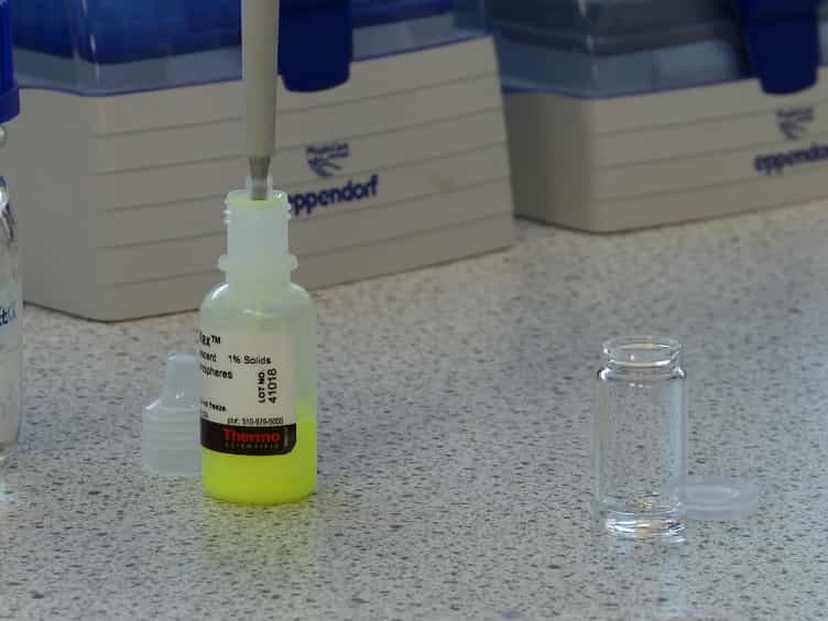 Preparation and 3D Tracking of Catalytic Swimming Devices