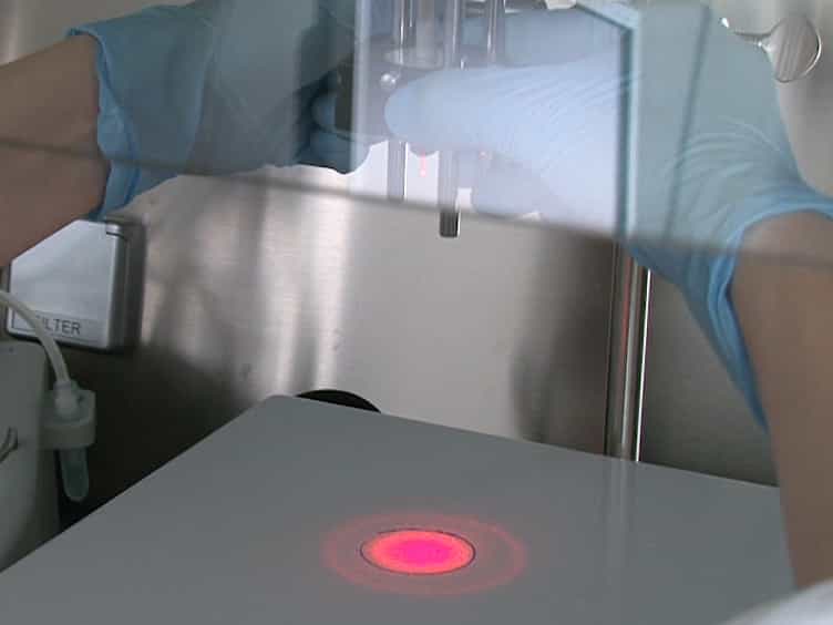 Continuous-wave Thulium Laser for Heating Cultured Cells to Investigate Cellular Thermal Effects