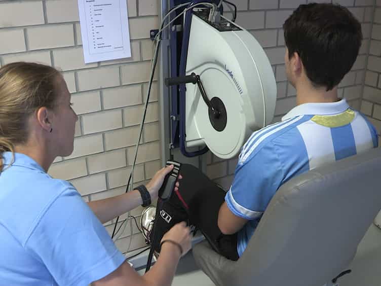 Experimental Protocol of a Three-minute, All-out Arm Crank Exercise Test in Spinal-cord Injured and Able-bodied Individuals