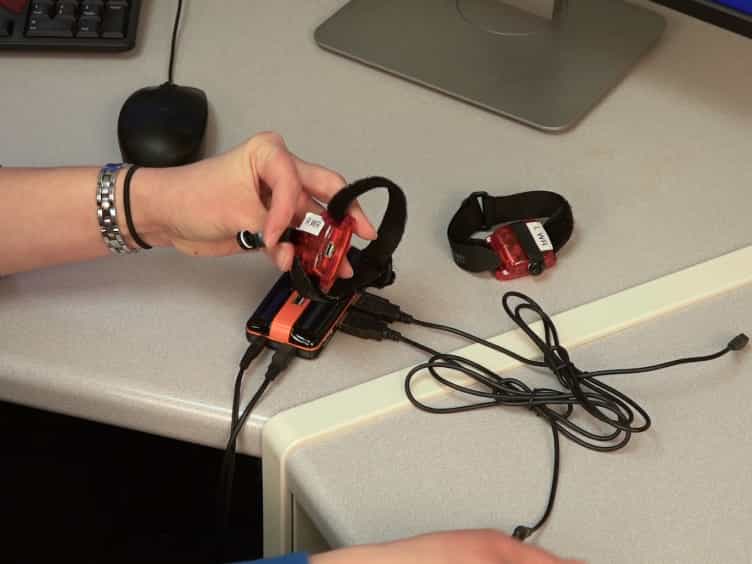 A Method for Quantifying Upper Limb Performance in Daily Life Using Accelerometers