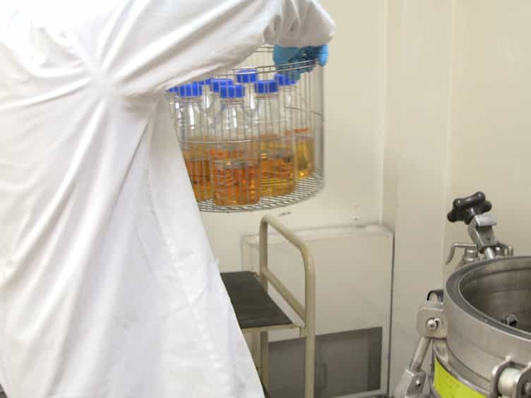 Workflow Based on the Combination of Isotopic Tracer Experiments to Investigate Microbial Metabolism of Multiple Nutrient Sources