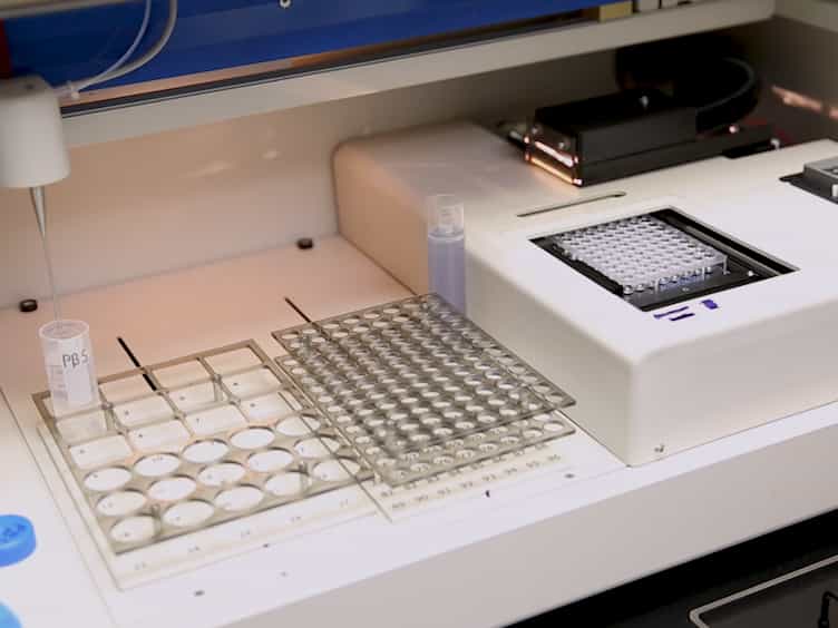 Differential Effects of Lipid-lowering Drugs in Modulating Morphology of Cholesterol Particles