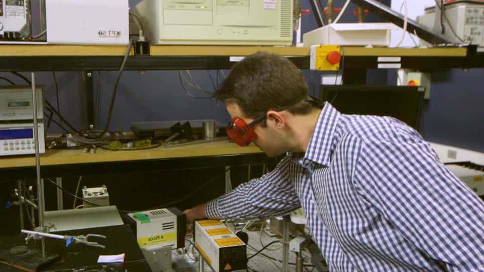 Time-resolved Photophysical Characterization of Triplet-harvesting Organic Compounds at an Oxygen-free Environment Using an iCCD Camera