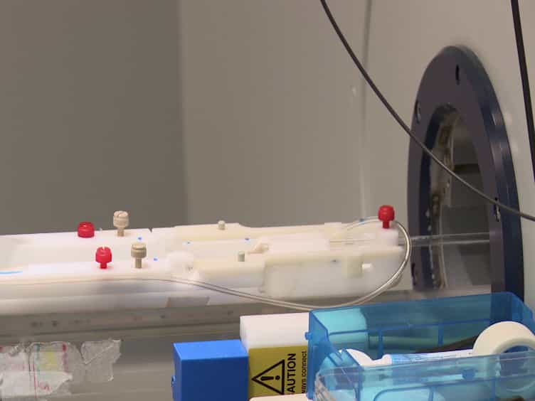 In Vivo Evaluation of Fracture Callus Development During Bone Healing in Mice Using an MRI-compatible Osteosynthesis Device for the Mouse Femur