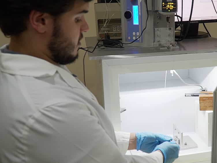 Fabrication of Superhydrophobic Metal Surfaces for Anti-Icing Applications