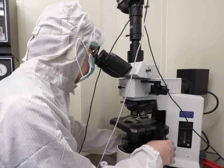 A Standard and Reliable Method to Fabricate Two-Dimensional Nanoelectronics