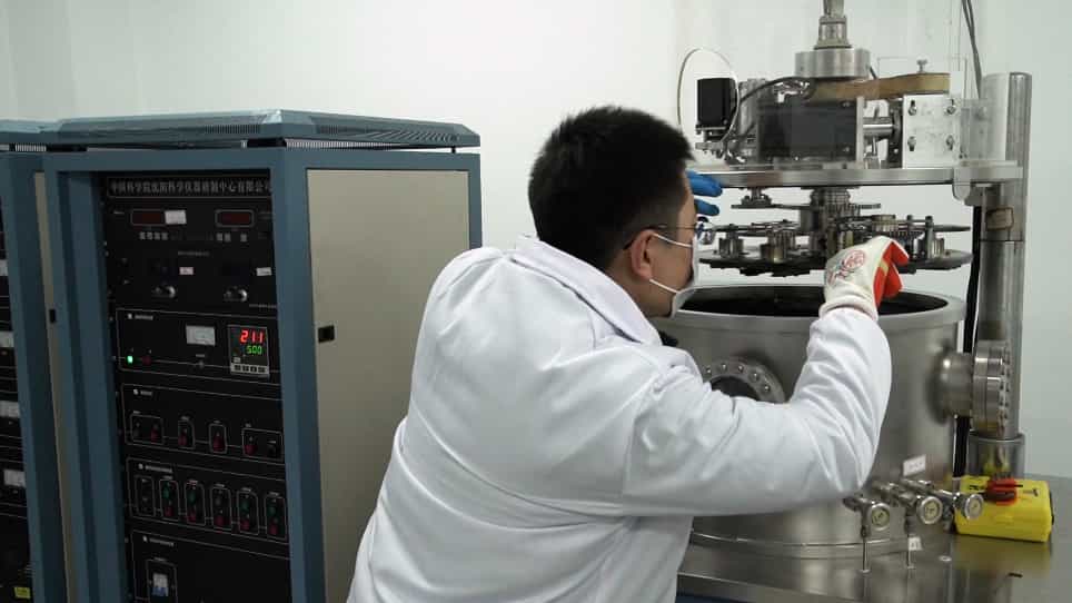 Radio Frequency Magnetron Sputtering of GdBa2Cu3O7âˆ'ÃŽ ´/ La0.67Sr0.33MnO3 Quasi-bilayer Films on SrTiO3 STO Single-crystal Substrates