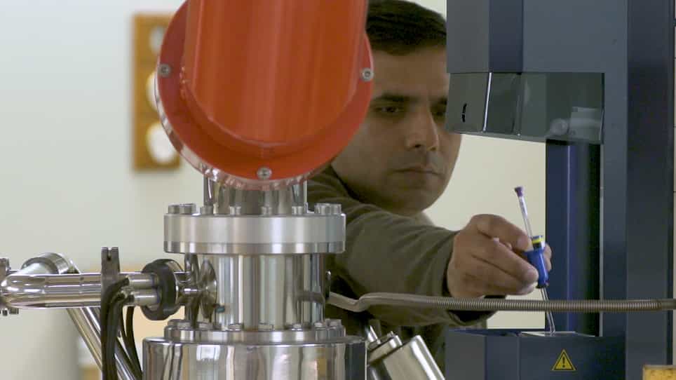 Measuring Interactions of Globular and Filamentous Proteins by Nuclear Magnetic Resonance Spectroscopy NMR and Microscale Thermophoresis MST