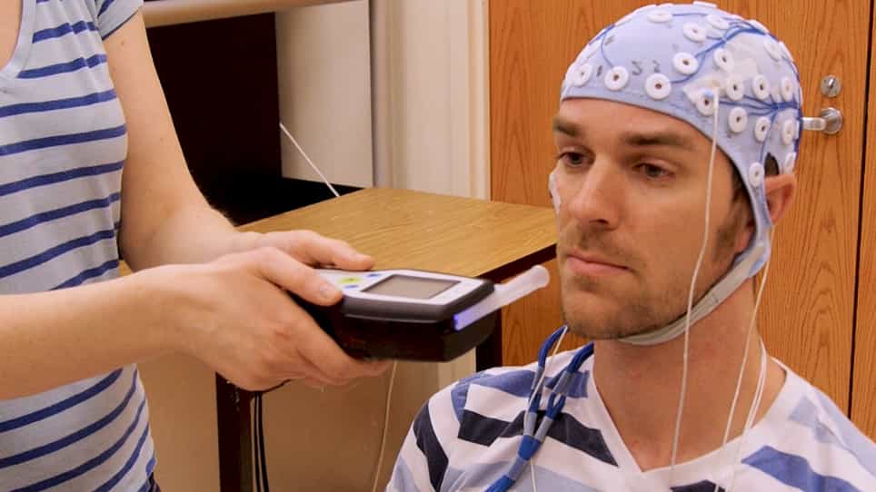 Disruption of Frontal Lobe Neural Synchrony During Cognitive Control by Alcohol Intoxication
