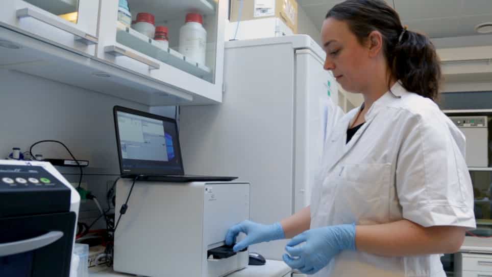 Medium-throughput Screening Assays for Assessment of Effects on Ca2+-Signaling and Acrosome Reaction in Human Sperm