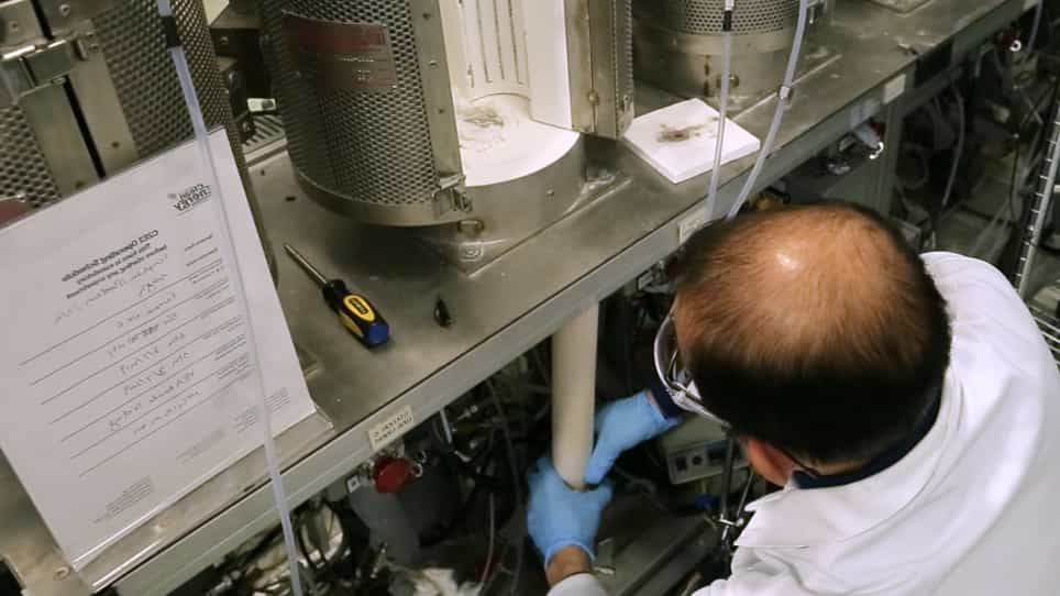Development and Validation of Chromium Getters for Solid Oxide Fuel Cell Power Systems