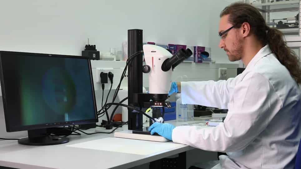 Preparation of Graphene-Supported Microwell Liquid Cells for In Situ Transmission Electron Microscopy