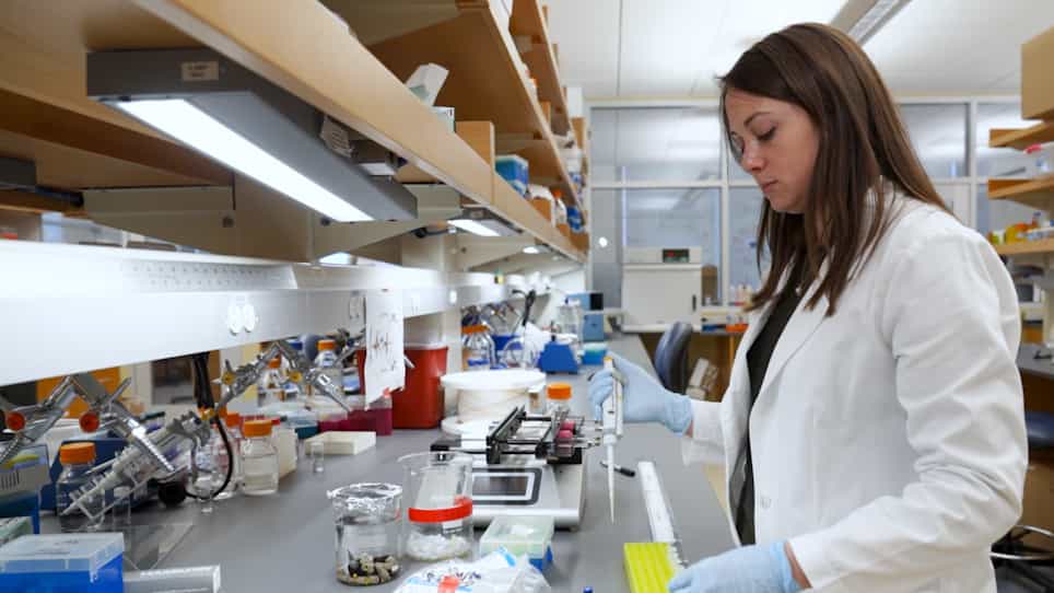 Characterizing Cellular Proteins with In-cell Fast Photochemical Oxidation of Proteins