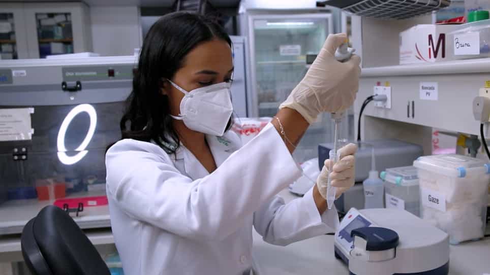 Investigating the Phagocytosis of Leishmania using Confocal Microscopy
