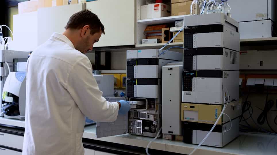 Extraction of Cofactor F420 for Analysis of Polyglutamate Tail Length from Methanogenic Pure Cultures and Environmental Samples