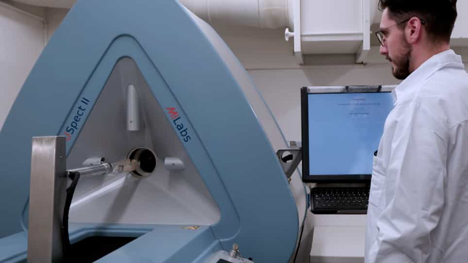 Fluorescence-Activated Cell Sorting-Radioligand Treated Tissue FACS-RTT to Determine the Cellular Origin of Radioactive Signal