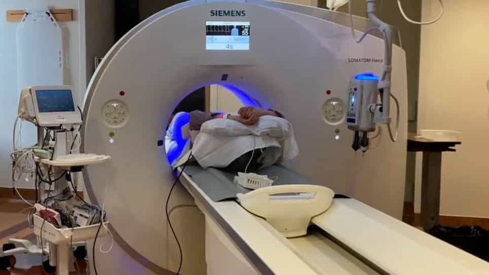 Time-Resolved, Dynamic Computed Tomography Angiography for Characterization of Aortic Endoleaks and Treatment Guidance via 2D-3D Fusion-Imaging