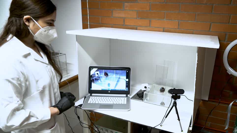 In Vivo Wireless Optogenetic Control of Skilled Motor Behavior