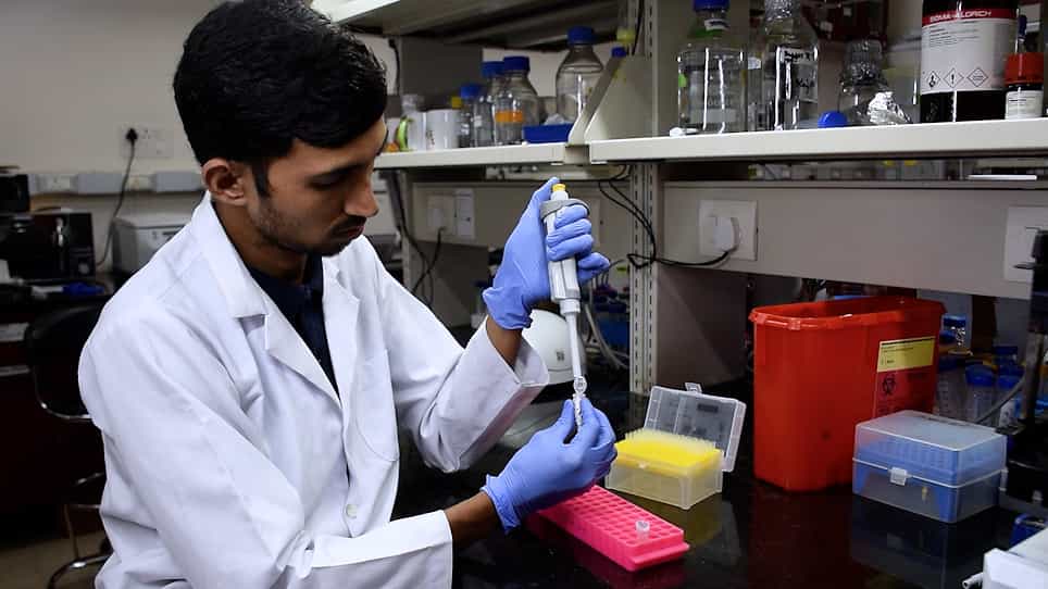 In Vitro Characterization of Histone Chaperones using Analytical, Pull-Down and Chaperoning Assays