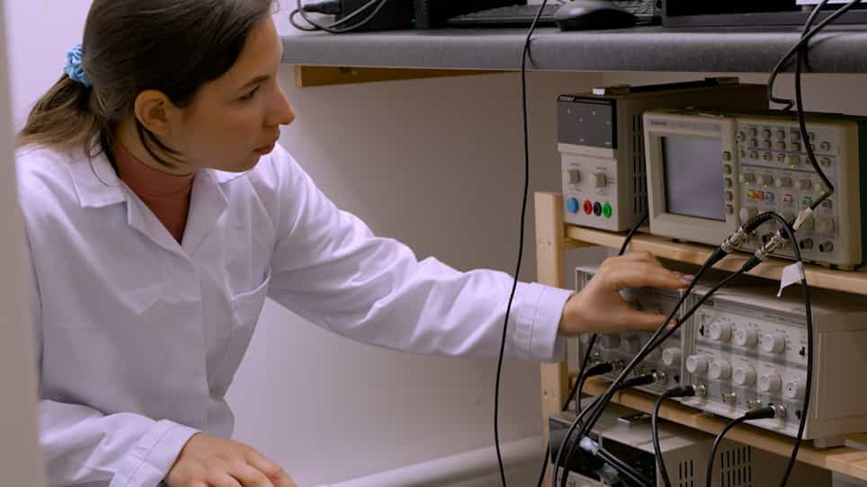 Fluorescence Lifetime Macro Imager for Biomedical Applications