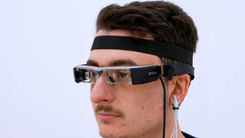 A Single-Channel and Non-Invasive Wearable Brain-Computer Interface for Industry and Healthcare