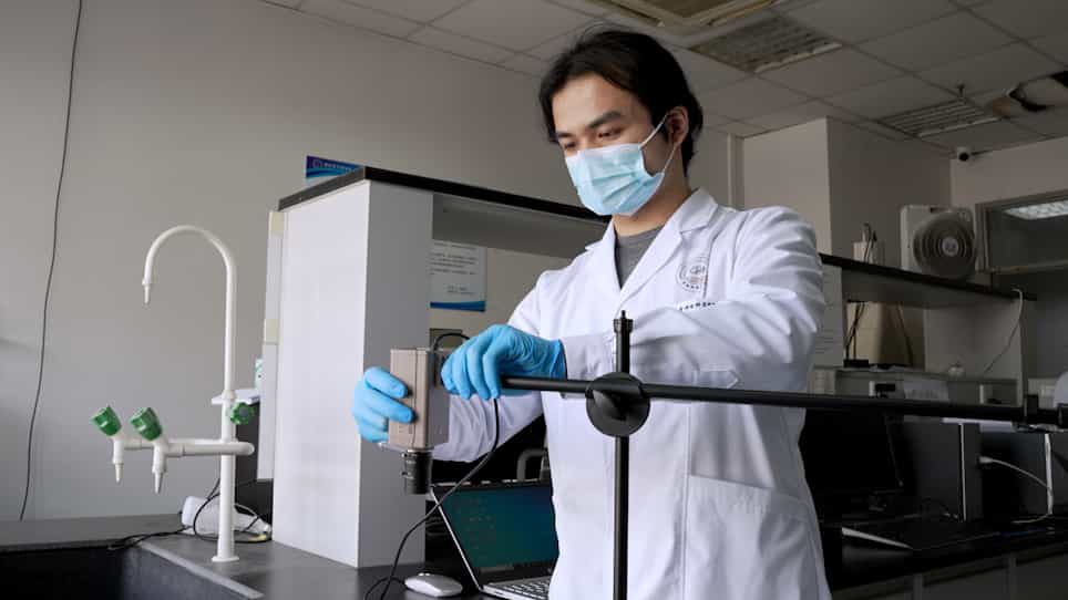 A Simple Technique to Assay Locomotor Activity in Drosophila