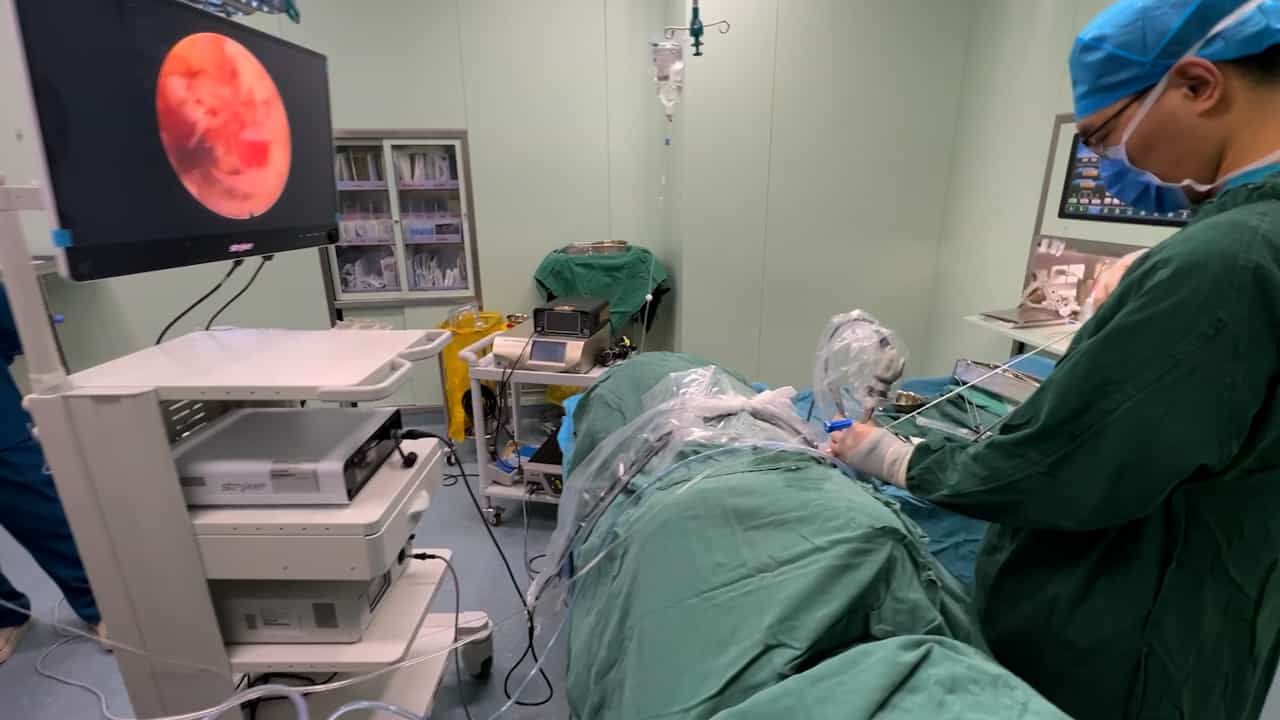 Full-Endoscopic Isolation Zone Technique for the Treatment of Lumbar Disc Herniation