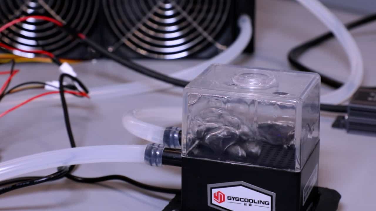 Assembly and Operation of a Cooling Stage to Immobilize C. elegans on Their Culture Plates