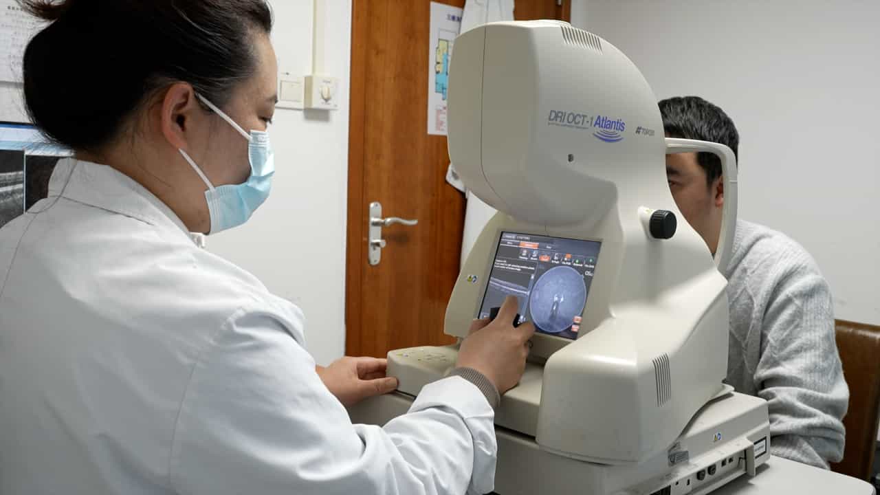 Retinal and Choroidal Thickness Changes in Populations with Helicobacter pylori Infection by Swept-Source Optical Coherence Tomography