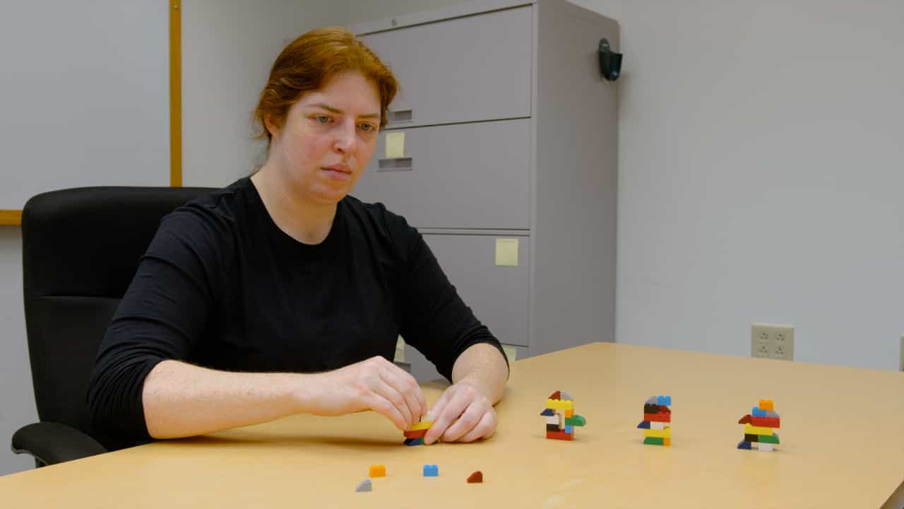 Block Building Task Identifies Distinct Groups of Left/Right-hand Choice Patterns After Unilateral Peripheral Nerve Injury