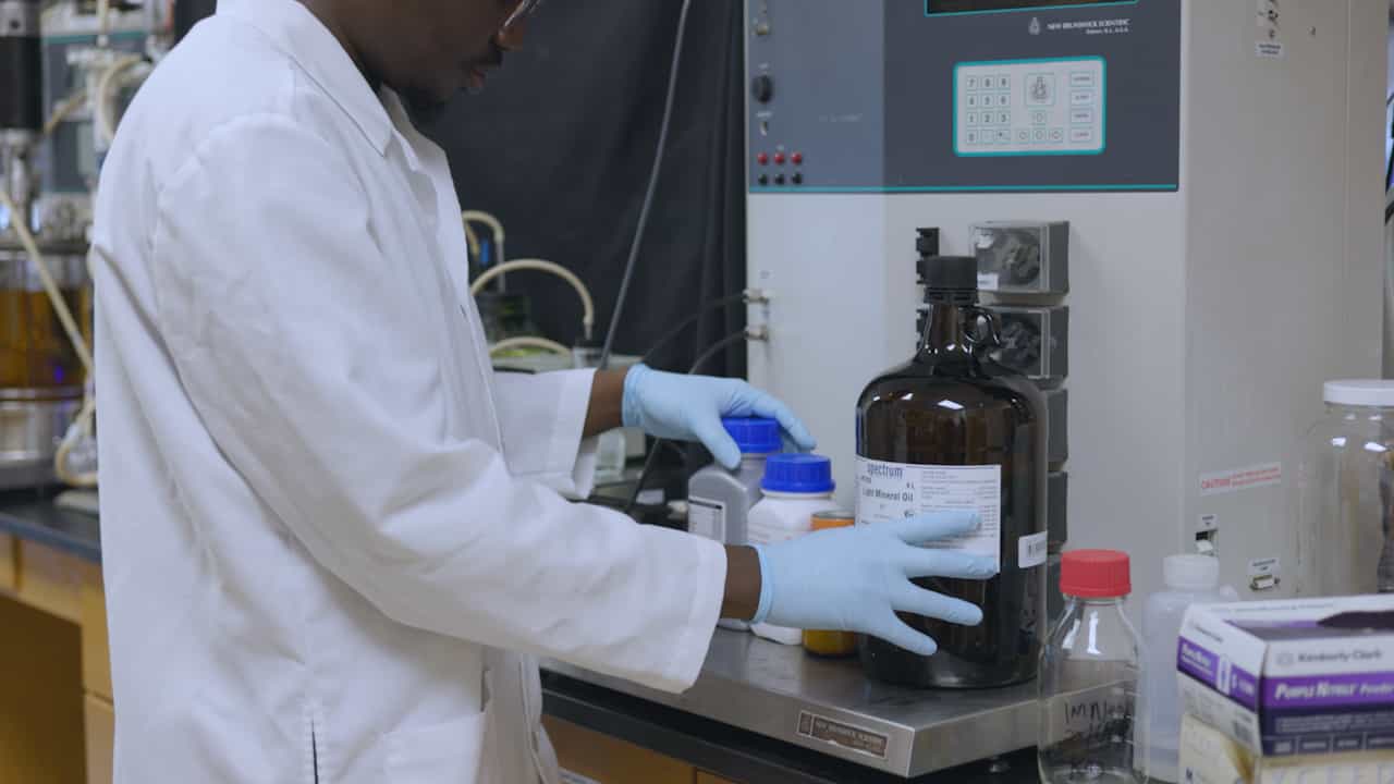 Author Spotlight: Optimizing Hollow-Fiber Membranes for Continuous Liquid-Liquid Extraction of Medium-Chain Fatty Acids