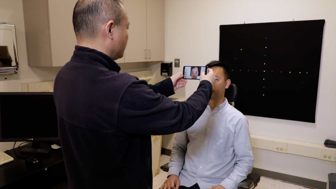 Subjective Refraction Test Using a Smartphone for Vision Screening