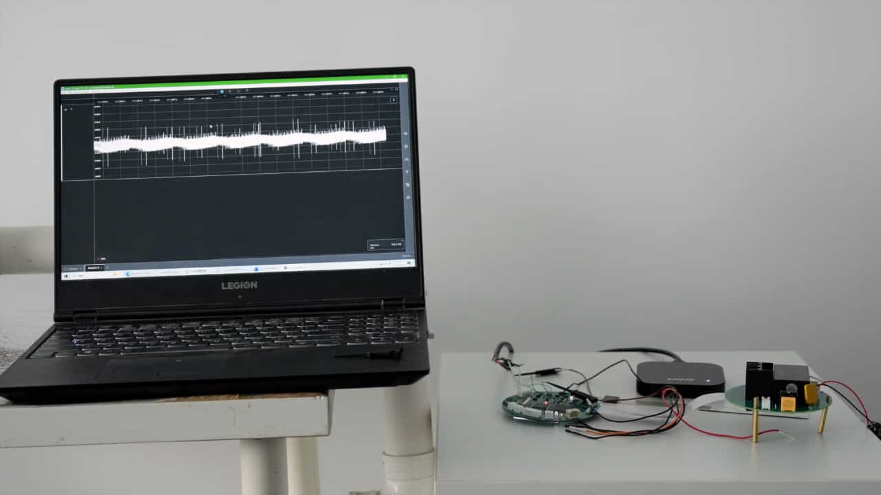 High-precision Electromagnetic Flowmeter with Empty Pipe Detection via Complex Programmable Logic Device-based Waveform Recognition