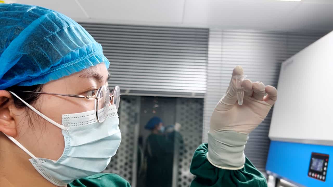 A Protocol for Harvesting Single-cell Suspension from Mouse Corneas