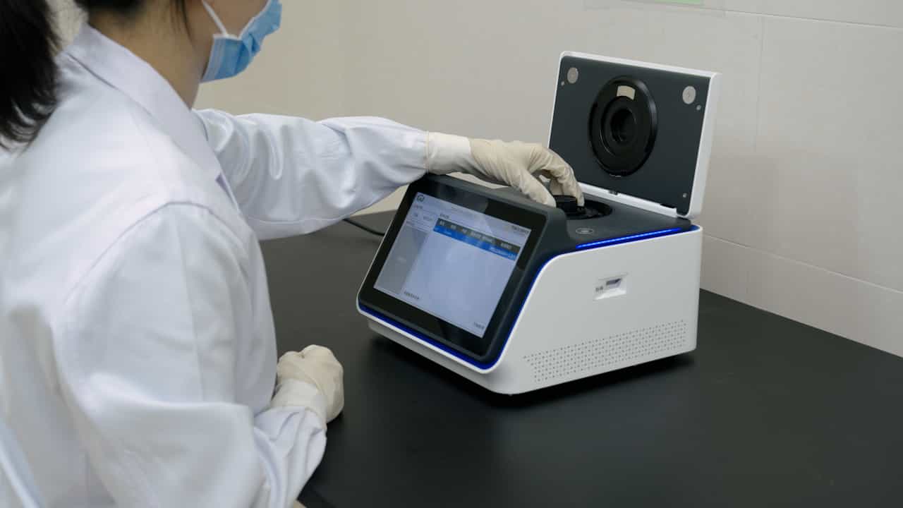 Rapid Point-of-Care Detection of Pathogens for Lower Respiratory Tract Infections in ICU Patients