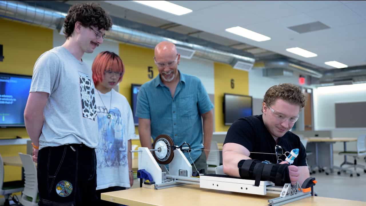 A Low-Cost Apparatus for Measuring Muscle Force–Velocity Relationships