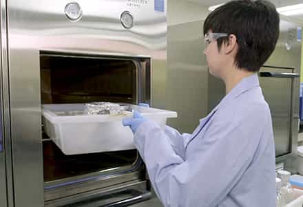 Using Autoclaves for Decontamination: Principle and Operation