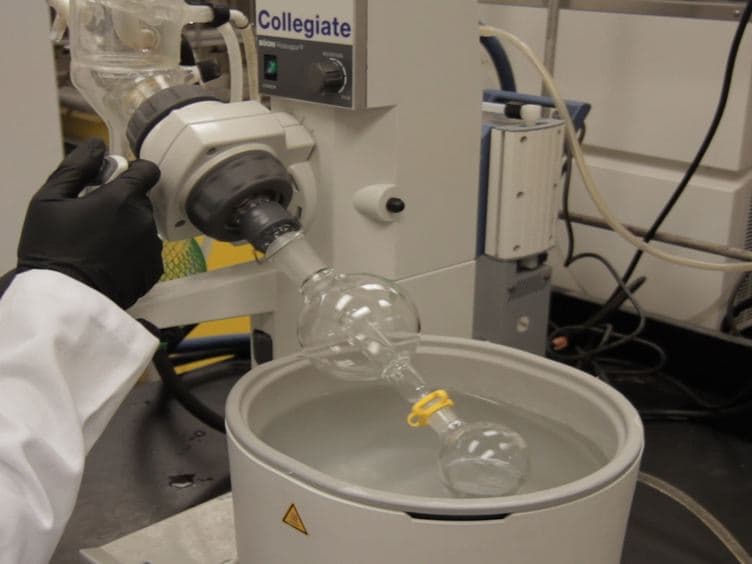 Preparation and Use of Samarium Diiodide (SmI<sub>2</sub>) in Organic Synthesis: The Mechanistic Role of HMPA and Ni(II) Salts in the Samarium Barbier Reaction