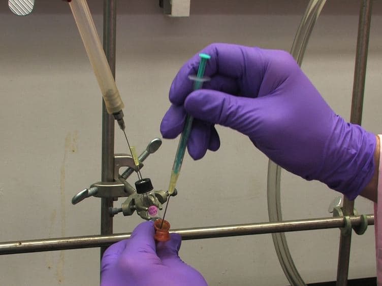 Density Gradient Multilayered Polymerization DGMP: A Novel Technique for Creating Multi-compartment, Customizable Scaffolds for Tissue Engineering