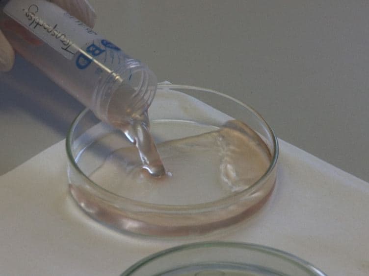 Isolation of Human Atrial Myocytes for Simultaneous Measurements of Ca<sup>2+</sup> Transients and Membrane Currents