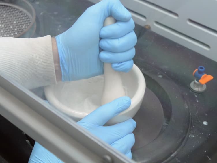 Production of Synthetic Nuclear Melt Glass