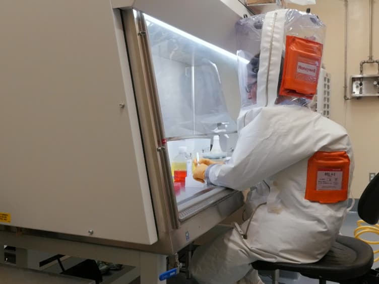 Safety Precautions and Operating Procedures in an ABSL-4 Laboratory: 2. General Practices