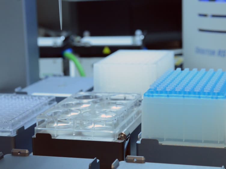 A Robotic Platform for High-throughput Protoplast Isolation and Transformation