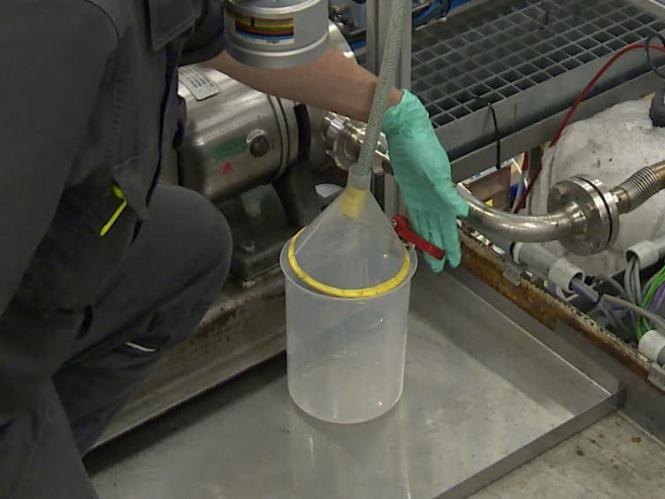 Fast Pyrolysis of Biomass Residues in a Twin-screw Mixing Reactor