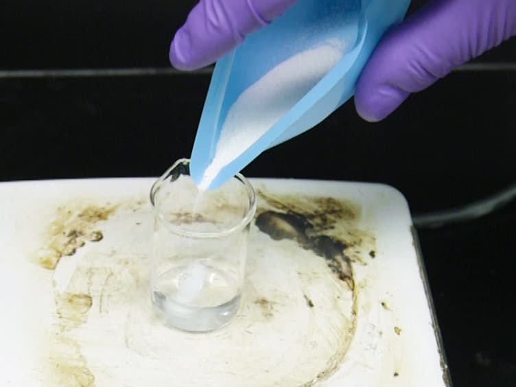 Facile Preparation of Ultrafine Aluminum Hydroxide Particles with or without Mesoporous MCM-41 in Ambient Environments