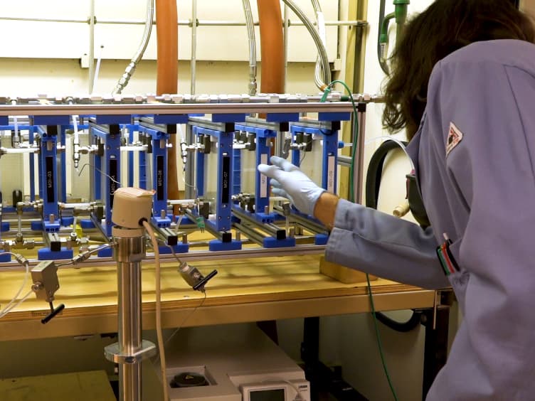 Continuous Flow Chemistry: Reaction of Diphenyldiazomethane with <em>p</em>-Nitrobenzoic Acid