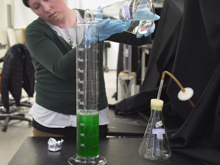 Determination of the Settling Rate of Clay/Cyanobacterial Floccules