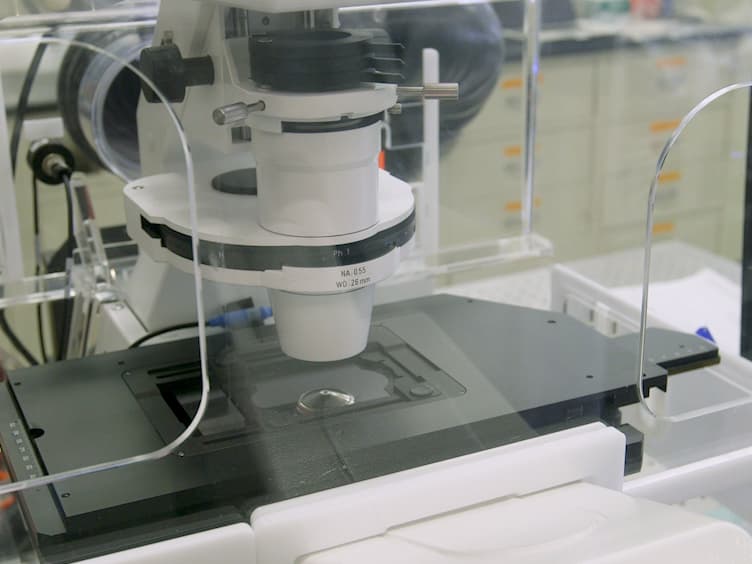 Combining Microfluidics and Microrheology to Determine Rheological Properties of Soft Matter during Repeated Phase Transitions